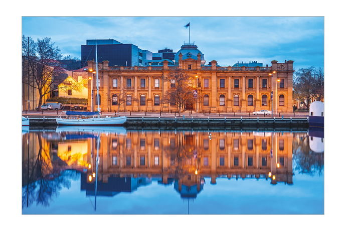 塔斯马尼亚博物馆与美术馆（Tasmanian Museum and art Gallery，TMG）,位于塔斯马尼亚州首府霍巴特（Hbart），为纪念塔斯马尼亚的历史、艺术和文化而设立。