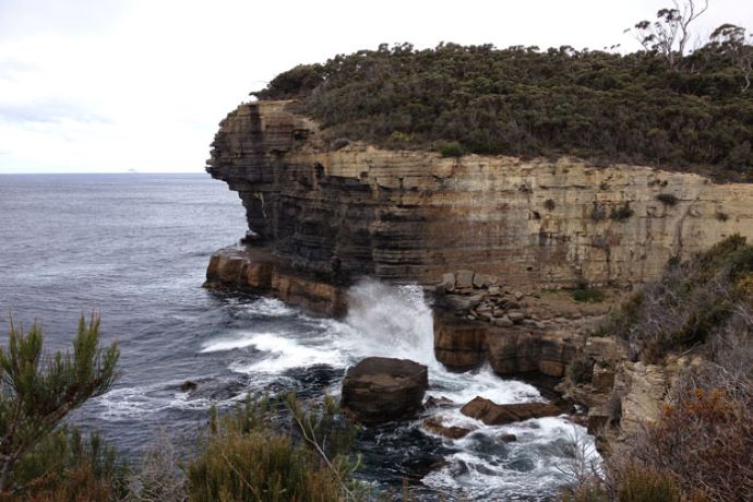 塔斯马尼亚霍巴特周边2日游古镇里奇蒙,萨拉曼卡,威灵顿山,啤酒厂(外观),生蚝农场+瑟港监狱遗址-四大奇观塔司曼拱洞,魔鬼厨房,棋盘石,喷水洞
