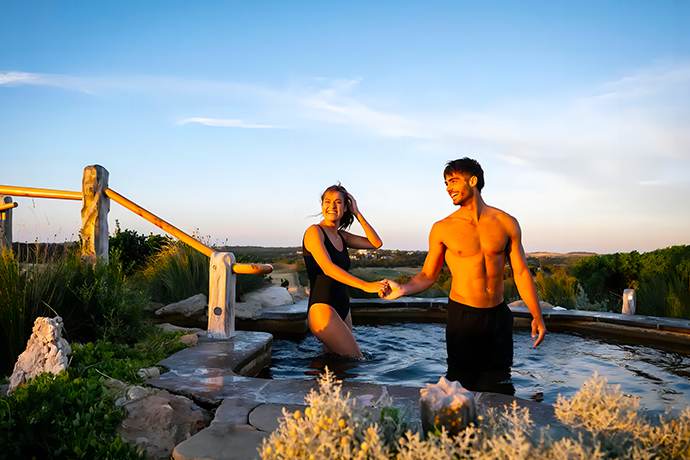 墨尔本周边莫宁顿一日-酒庄品酒,雅思迷宫薰衣草花园,草莓园-12小时