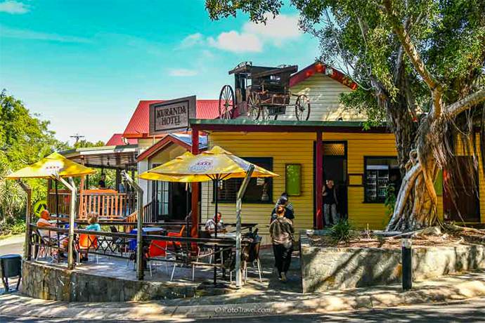 澳大利亚凯恩斯2日游-*热带雨林+库兰达小镇+缆车可选+土著文化园表演+水陆两用战车+绝代双礁游船+潜水+玻璃底半潜艇+海鲜自助午餐+大堡礁直升机可选