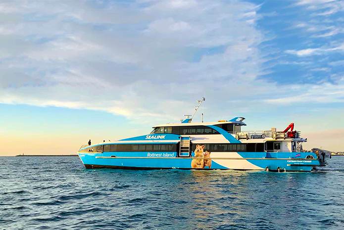 珀斯罗特尼斯岛穿梭快艇