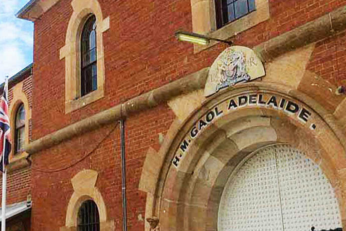 澳大利亚珀斯5日•【人文之旅】国王公园+巧克力及咖啡工厂+蜂蜜工厂+葡萄酒庄及午餐+卡弗舍姆野生动物园+玛格丽特河+巴瑟尔顿栈桥+哈姆林海湾+罗特尼老鼠岛+约克镇+波浪岩+河马哈欠石+原住民文化区洞穴