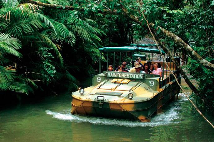 凯恩斯两栖装甲车水陆车