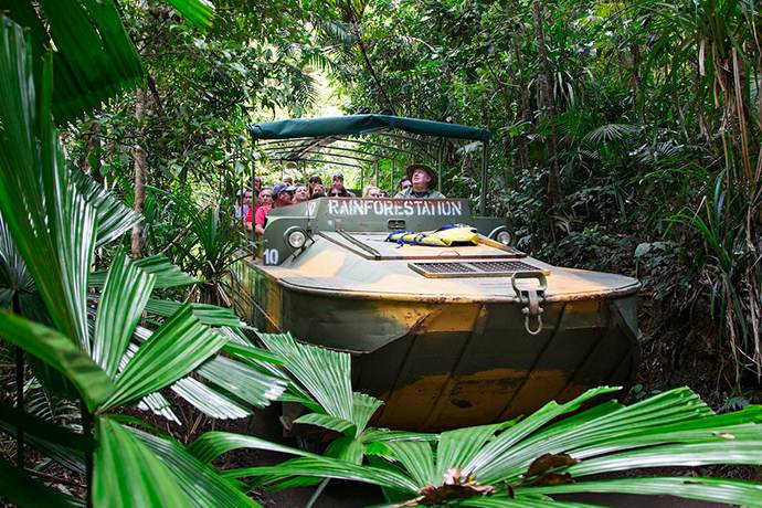 澳大利亚凯恩斯4日游·*【动感游】缆车/火车+库兰达雨林+库兰达小镇+土著文化园+水陆战车+太阳恋人号游船+外堡大堡礁潜水+半潜艇+自助海鲜午餐+直升机可选+棕榈湾+道格拉斯港+丹翠热带雨林+Paronella Park天空之城+亚瑟顿高原