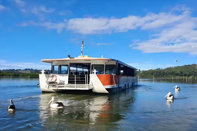 黄金海岸到布里斯班4日游-鹰高小镇-蓝光虫洞穴-天保林山雨林-空中步道-翠儿河捕蟹游船 +库伦宾鸟园&水果世界（2选一）+天堂农专,电影世界-布里斯班库沙山,布市区,(含船票门票+免费送机)