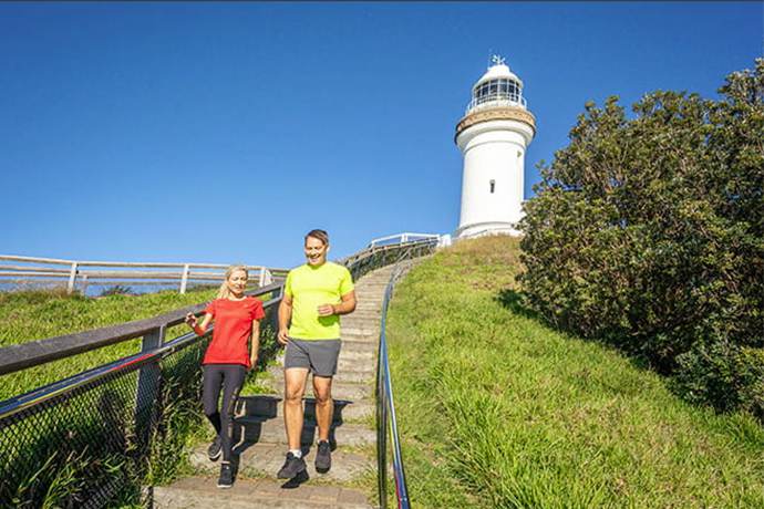 紧邻拜伦湾灯塔边的步行游览观光道，约1公里，可以俯瞰脚下大海及鲸鱼和海豚。