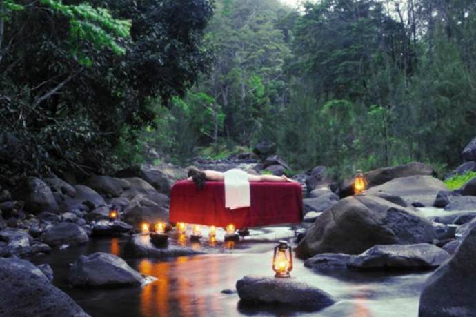 黄金海岸春溪国家公园溪流