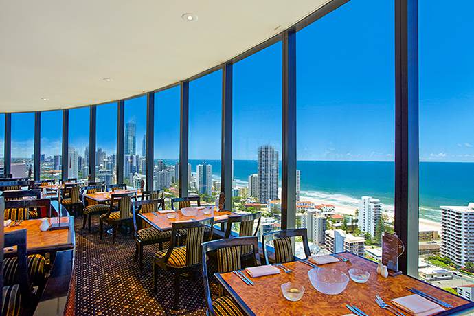 黄金海岸四季旋转餐厅远眺黄金海岸壮阔的海岸线