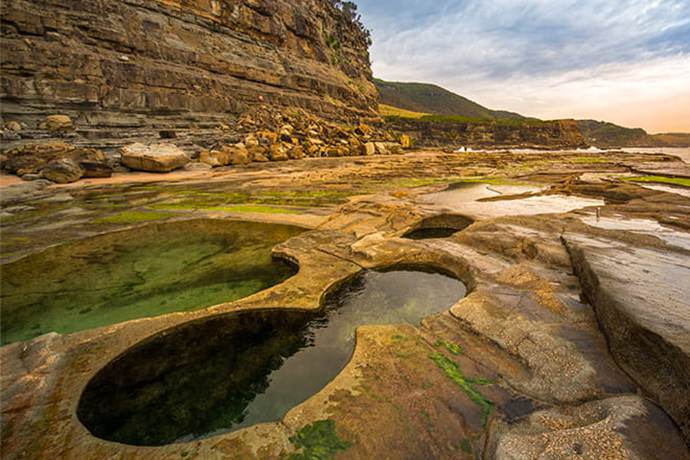 悉尼周边一日游-世界遗产悉尼皇家公园,雨林,徒步,8字湖.豆腐石,萤火虫洞全天8.5小时