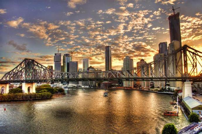 布里斯班故事桥夕阳下的全景